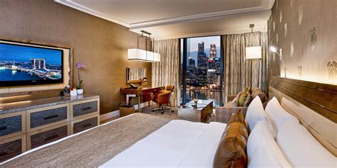 deluxe room meaning in hotel.